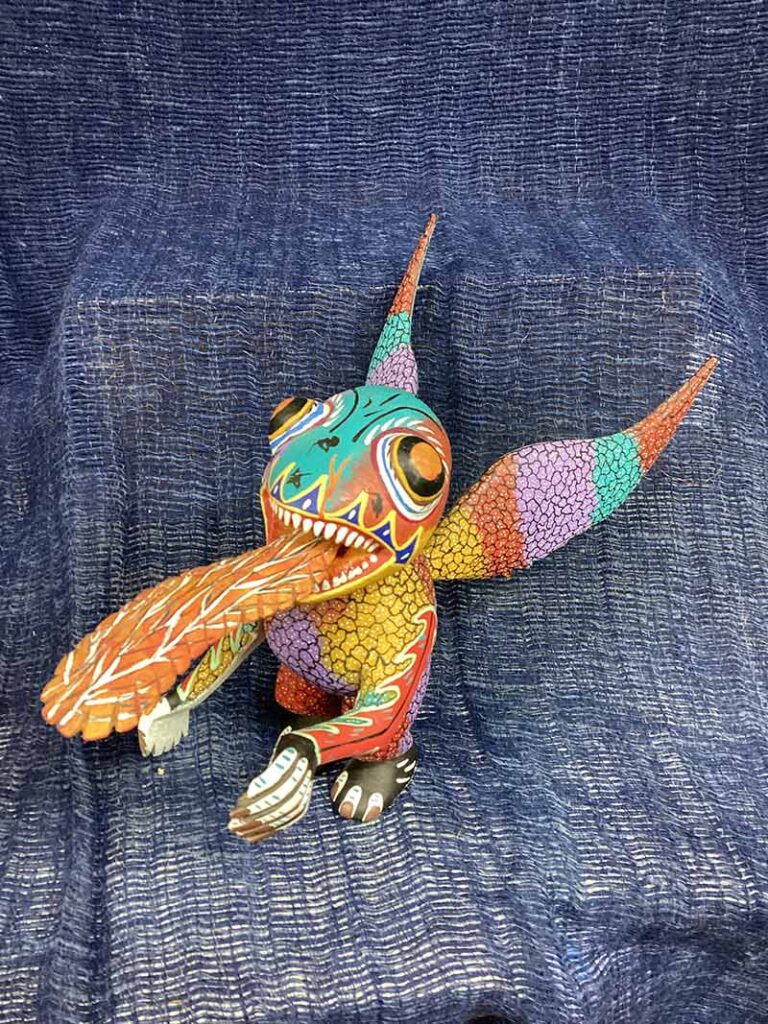 メキシコ オアハカ州の民芸品 アレブリヘ alebrije